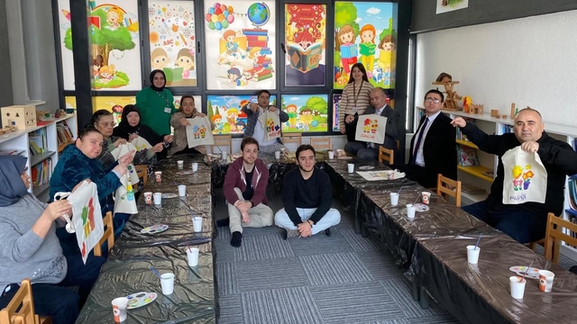 Sorgun'da özel çocuklar için bez çanta boyama etkinliği düzenlendi