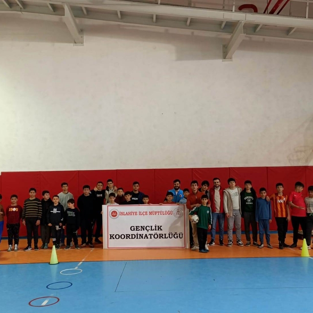 İslahiye Müftülüğü "Gençliğe Değer Ara Tatil Kampı" düzenledi
