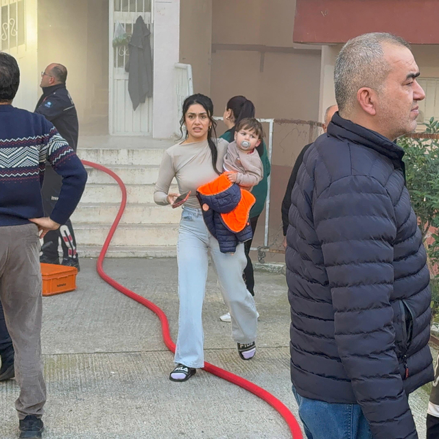 Apartmanda 9 katlı apartmanda yangın