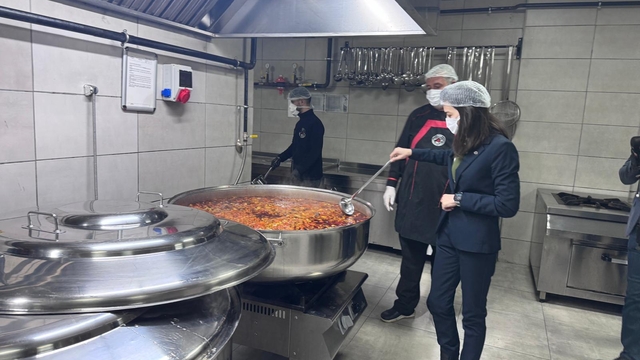Şırnak'ta 200 aileye her gün ücretsiz yemek hizmeti