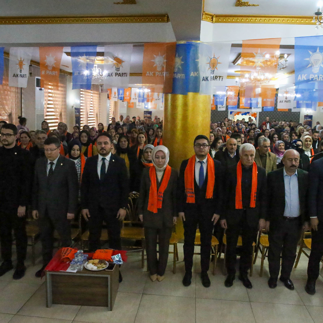 AK Parti Uşak İl Kadın Kolları Başkanlığı 7. Olağan Kongresi yapıldı