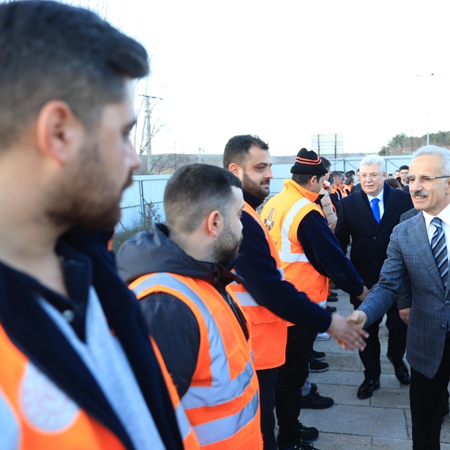 Bakan Uraloğlu tarihi Uzun Köprü'de süren restorasyon çalışmalarını inceled...