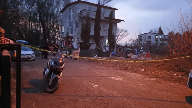 Aranma kararı bulunan kişi polise saldırınca kolundan vuruldu