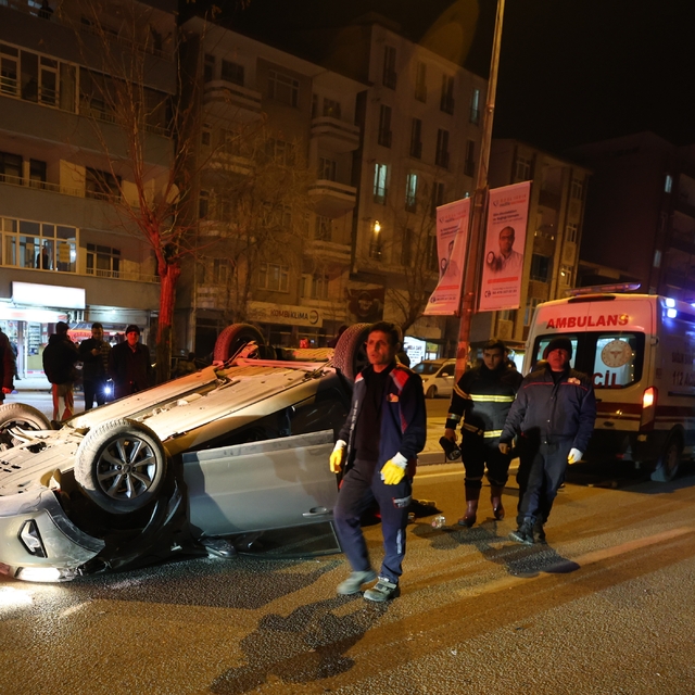 Iğdır'da devrilen otomobilin sürücüsü yaralandı