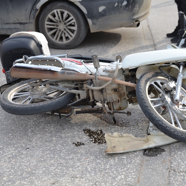 Bilecik'te motosiklet ile otomobilin çarpıştığı kazada 1 kişi yaralı