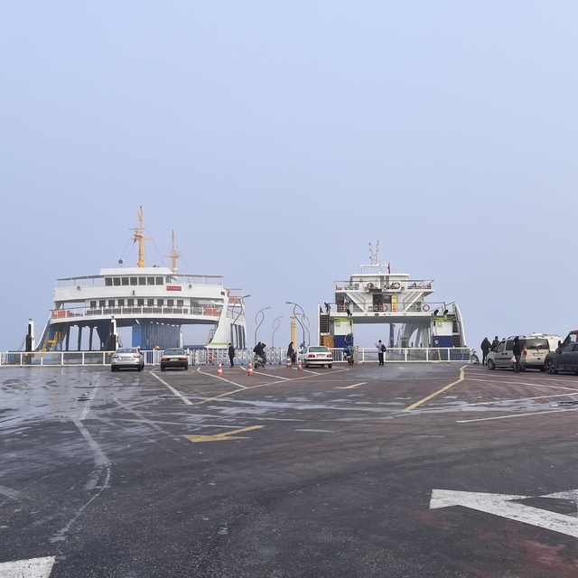Çanakkale Boğazı sis nedeniyle transit gemi geçişlerine kapatıldı