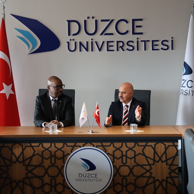 Ruanda'nın Ankara Büyükelçisi Kayonga, Düzce Üniversitesini ziyaret etti