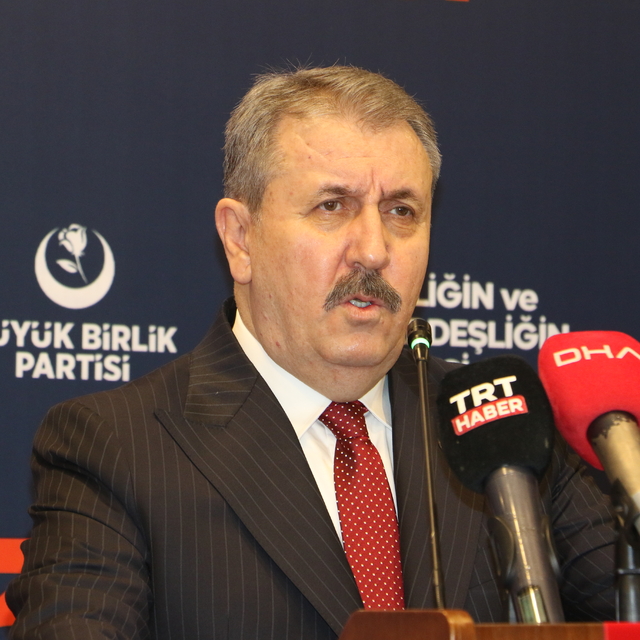 Destici: Kimse yaptığı disiplinsizliği Atatürk'ün isminin arkasına sığınara...