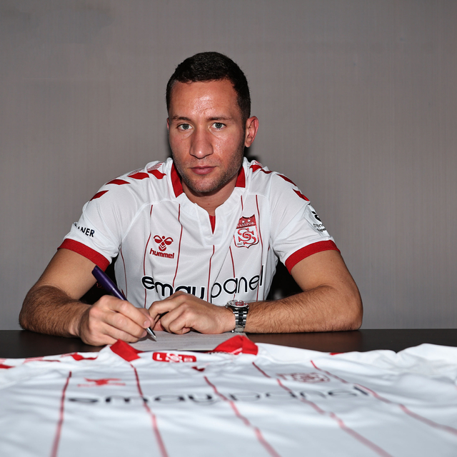Sivasspor, Sırp futbolcu Veljko Simic'i transfer etti