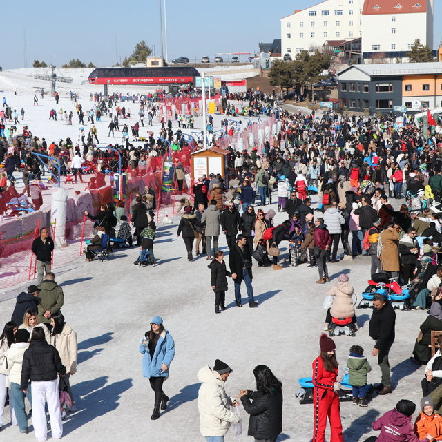 Sömestirin son haftasında Erciyes'te yoğunluk