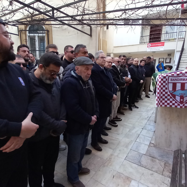 Balıkesirli "davulcu Ahmet" son yolculuğuna uğurlandı