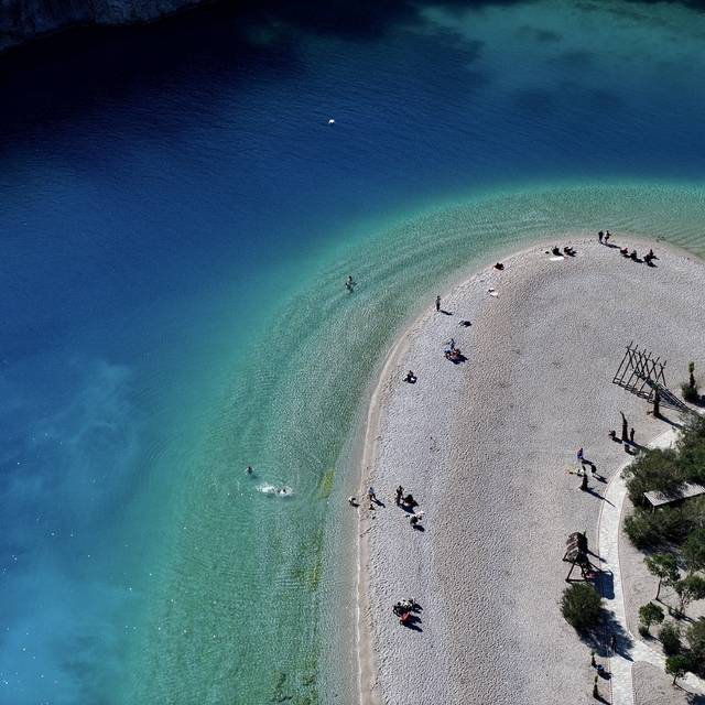 Muğla'da güneşli hava sahilleri hareketlendirdi
