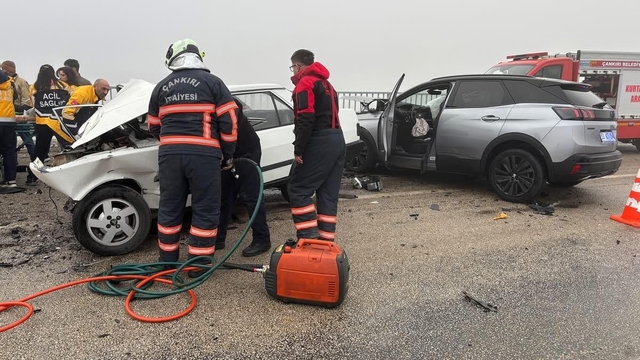 Çankırı'da iki otomobil çarpıştı, 1 kişi öldü, 2 kişi yaralandı