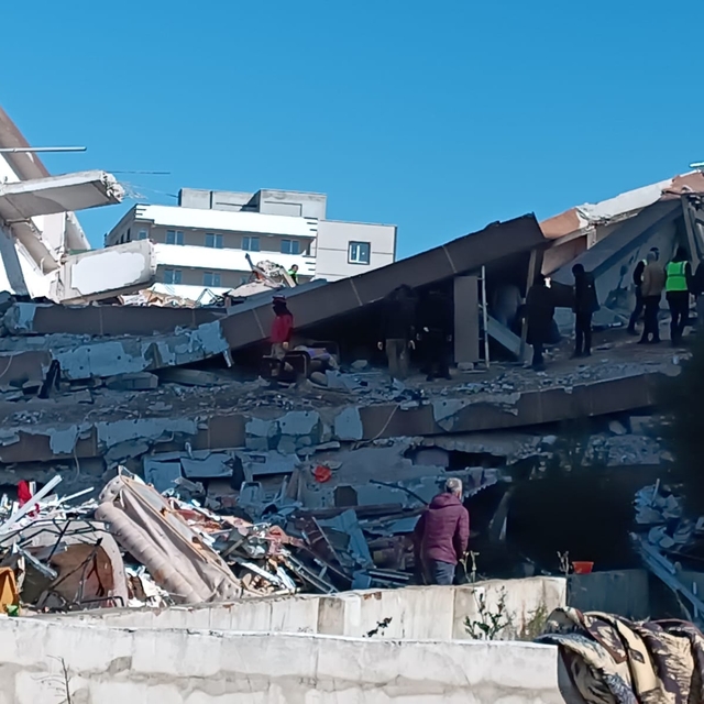 69 kişinin öldüğü sitenin davasında 3 sanığa yakalama kararı