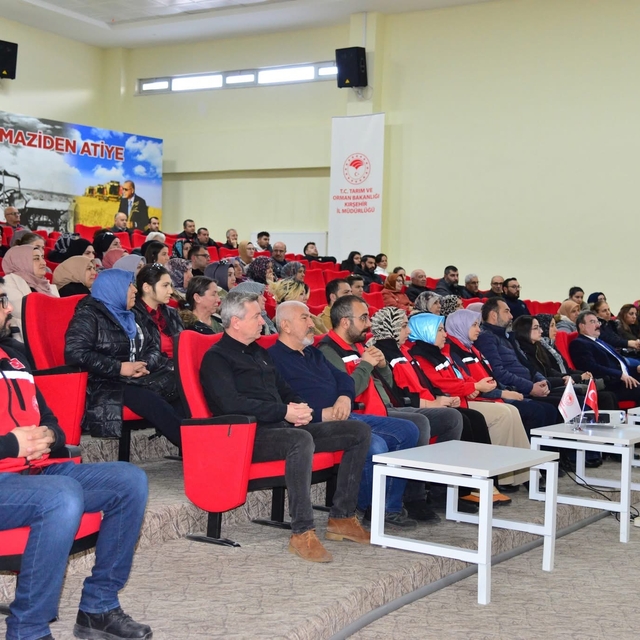 Kırşehir'de okul kantinlerinde çalışanlara hijyen eğitimi verildi