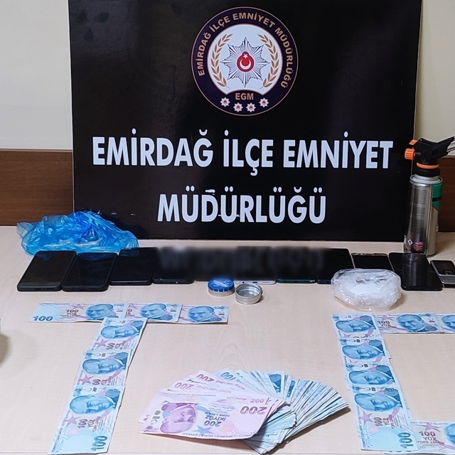 Afyonkarahisar'da uyuşturucu operasyonunda 35 kişi yakalandı