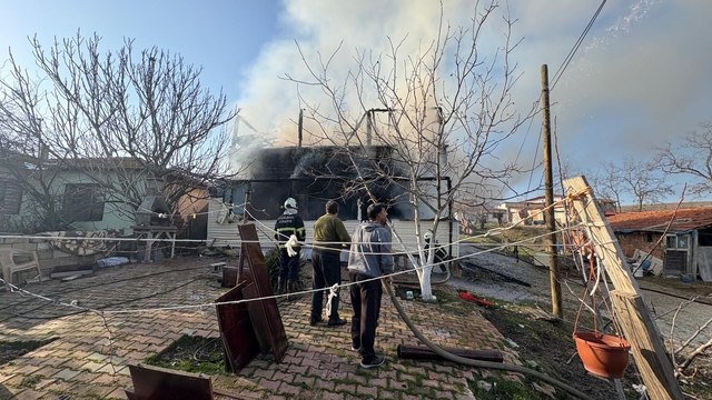Lüleburgaz'da müstakil evde çıkan yangın söndürüldü