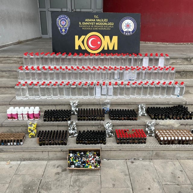 Adana'da kaçak 300 litre etil alkol ve 1000 aroma kiti ele geçirildi