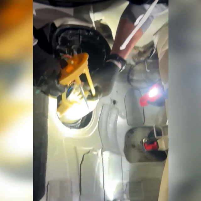 Otomobilin yakıt deposundan 3 kilo metamfetamin çıktı