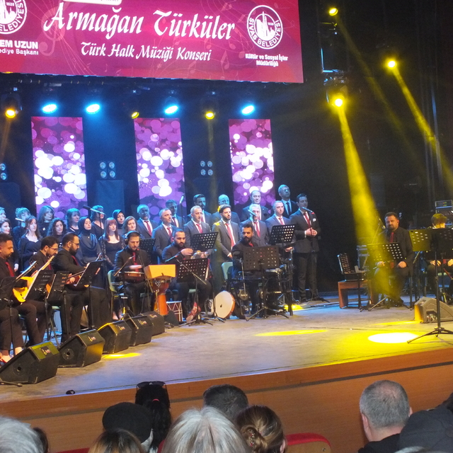 Sivas'ta amatör seslerden oluşan THM korosu konser verdi