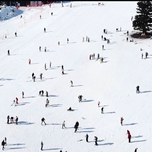 Uludağ'da tatilciler sömestirin son gününde pistlere akın etti