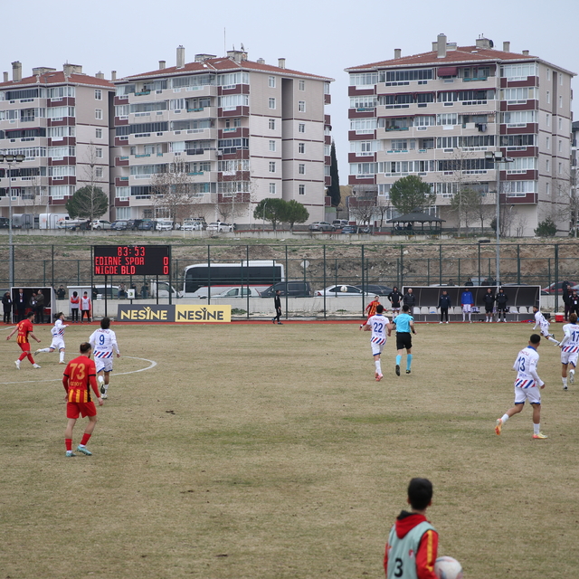 Edirnespor sahasında Niğde Belediyespor ile 0-0 berabere kaldı