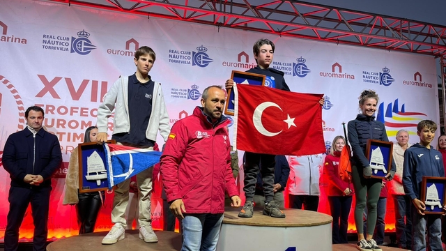Milli yelkenci Mehmet Erkut Budak, İspanya'da şampiyon oldu