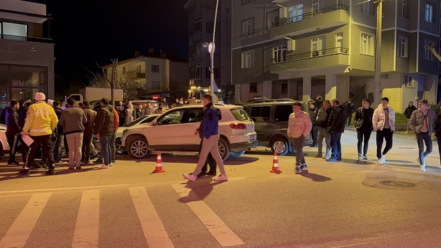 Bursa'da ehliyetsiz iki sürücünün karıştığı kazada 3 kişi yaralandı