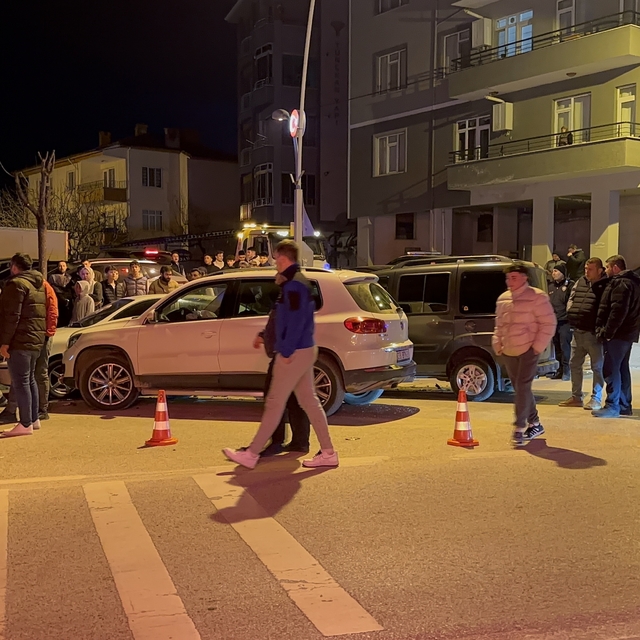 Bursa'da ehliyetsiz iki sürücünün karıştığı kazada 3 kişi yaralandı