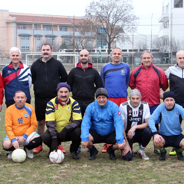 40 yıldır her pazar bir araya gelip futbol oynuyorlar