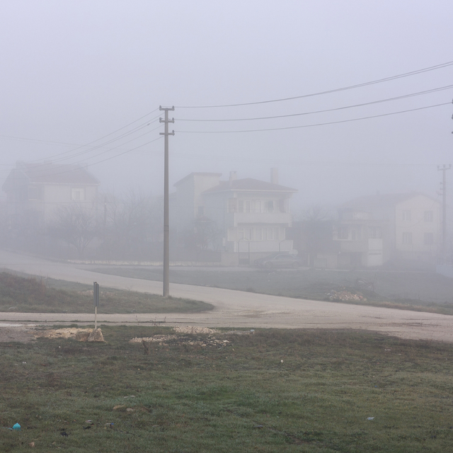 Keşan'da sis; görüş mesafesi 50 metreye kadar düştü