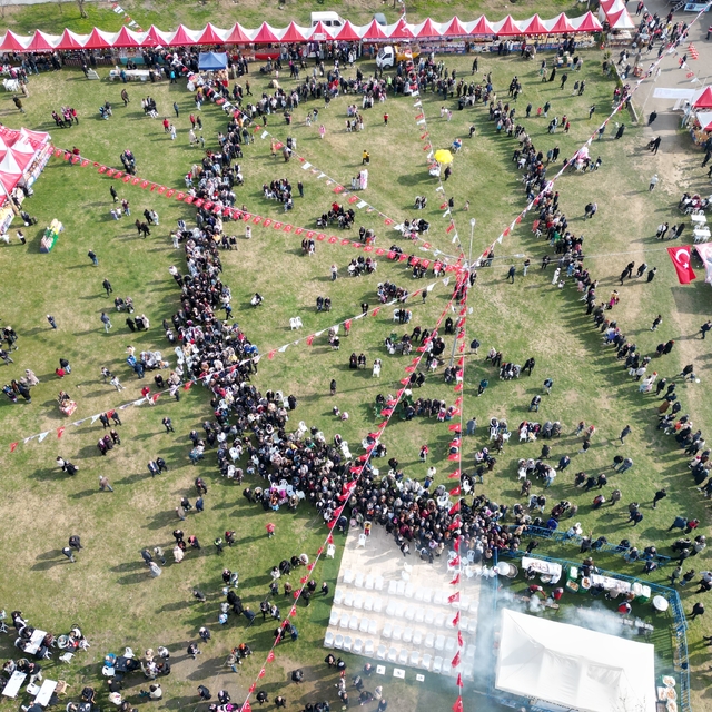 Tekirdağ'da "1. Hamsi ve Mıhlama Festivali" binlerce kişiyi ağırladı