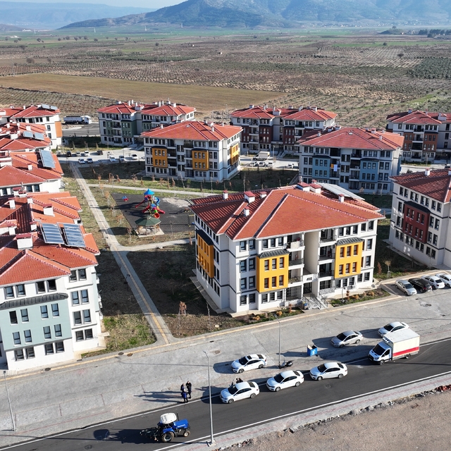 6 ŞUBAT DEPREMLERİNİN İKİNCİ YILI - İslahiye'de deprem konutlarının anahtar...