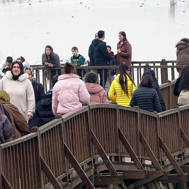 Efteni Gölü, hafta sonu ziyaretçi akınına uğradı