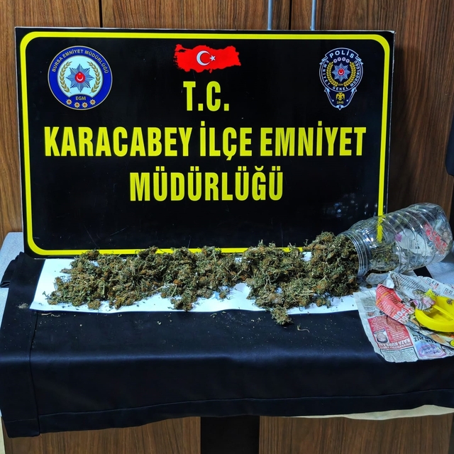 Kuş kümesinde 500 gram Hint keneviri ele geçirildi