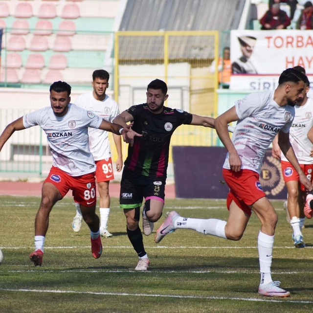 Altınordu yarıştan koptu