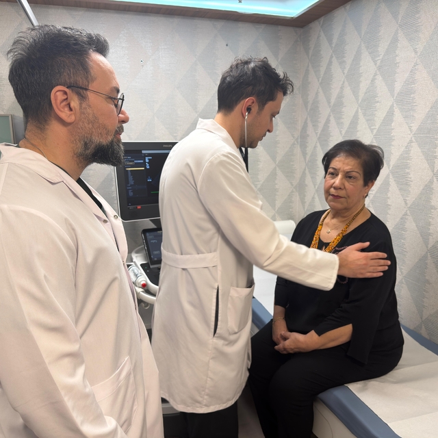 Aynı seansta hem şah hem aort damarına stent takıldı