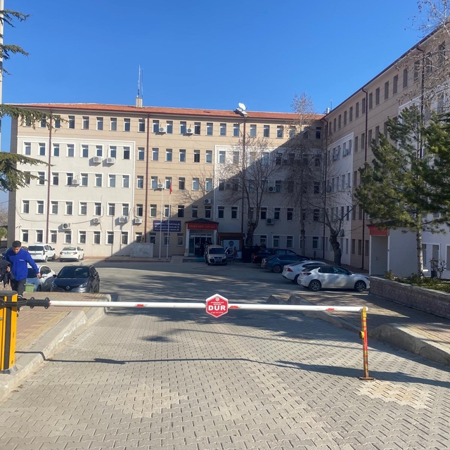 Kadınhanı'nda kaymakamlık, belediye ve adliye binaları boşaltılıyor