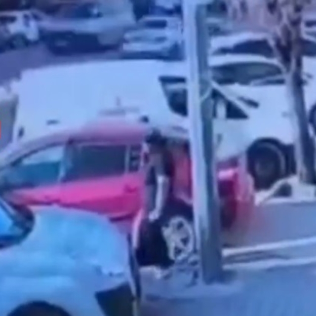 Kargo aracından cep telefonu çalan şüpheli ile satın alana gözaltı