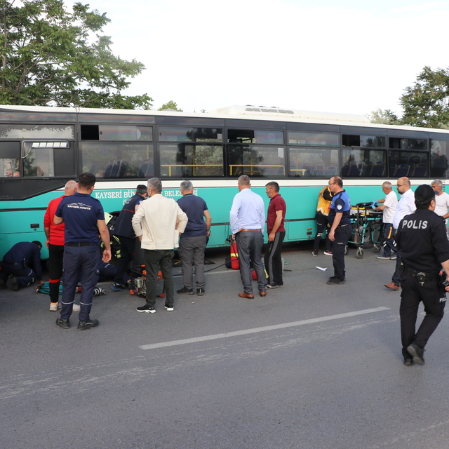 Annenin öldüğü, oğlunun yaralandığı kazada, otobüs şoförüne 3 yıl 4 ay hapi...