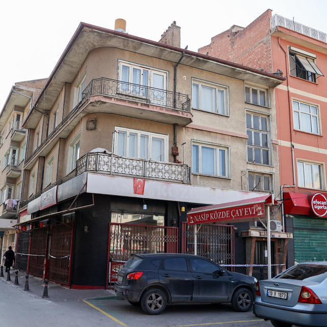 Konya'da yıkılma tehlikesi olan 2 bina mühürlendi