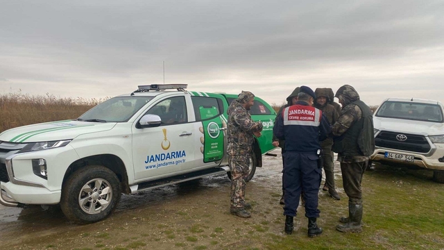 Edirne'de jandarma avcıları denetledi