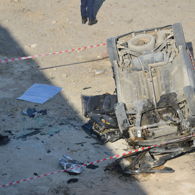 Samsun'da istinat duvarından düşen hafif ticari aracın sürücüsü öldü