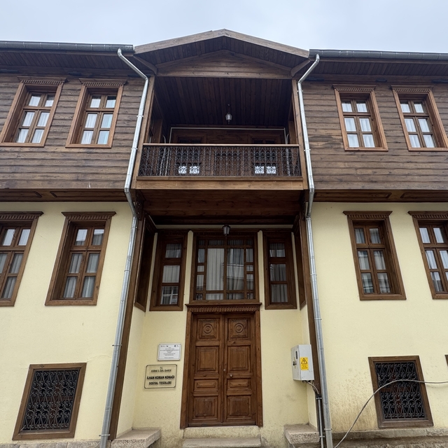 Edirne'de Valiliğin restore ettirdiği tarihi "İlhan Koman Konağı" butik ote...