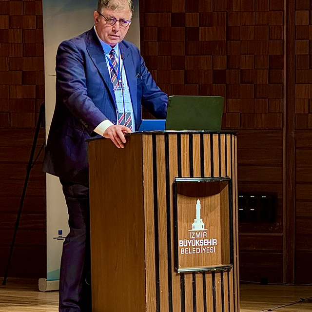 İzmir'de "Deprem ve Yapı Bilimi Günleri" etkinliği düzenlendi