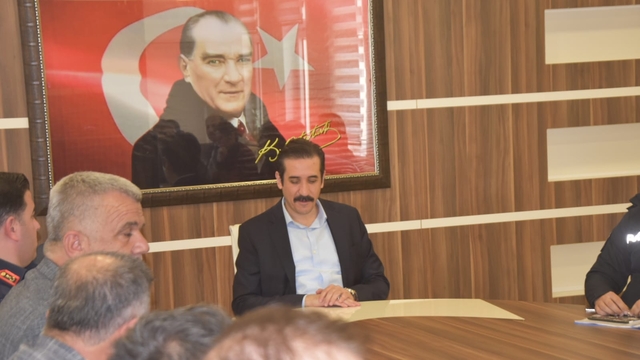 Bozyazı Kaymakamı Topsakaloğlu, muhtarların sorunlarını dinledi