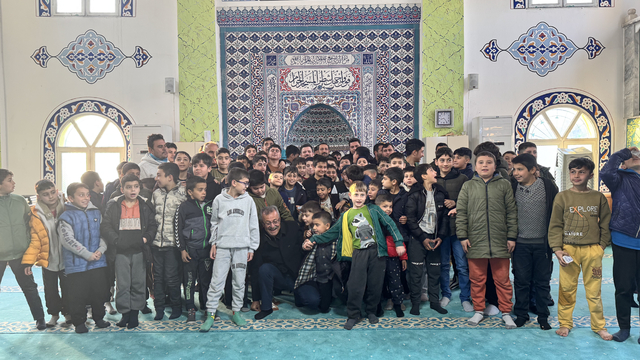 Osmaniye'de ara tatilde camiye düzenli gelen çocuklar ödüllendirildi
