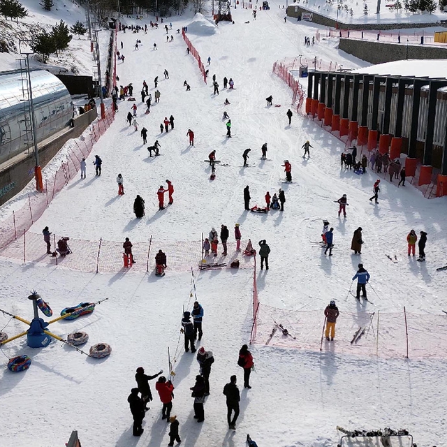 Çığ bölgesine giren 4 kişiye 11 bin lira, kasksız kayak yapan 5 kişiye de 1...