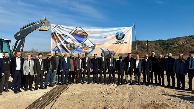 AK Parti Karabük heyeti Eskipazar OSB'de incelemelerde bulundu