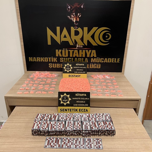 Kütahya'da uyuşturucu operasyonunda yakalanan 4 zanlı tutuklandı